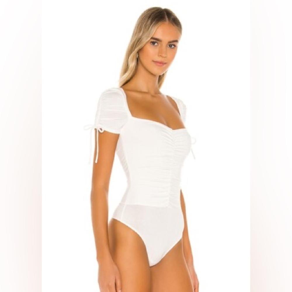 NWT Lovers & Friends Jupiter White Ruched Puff Sleeve Bodysuit size Small - Picture 3 of 8